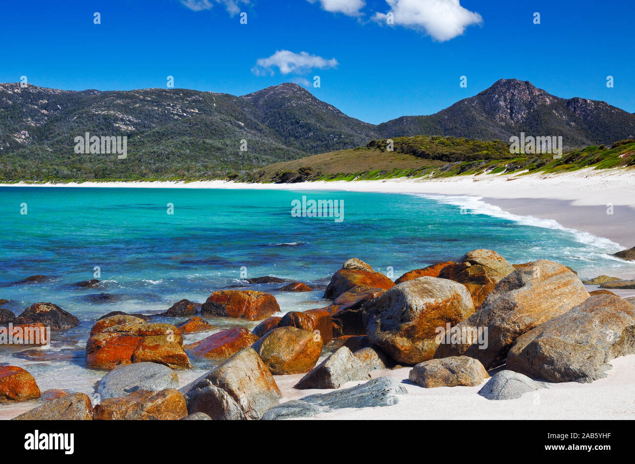 Eine Fotografie von Wineglass Bay in Tasmanien Stockfoto