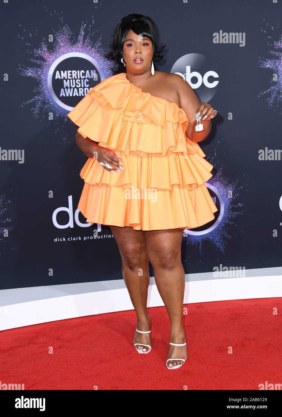 November 24, 2019, Los Angeles, Kalifornien, USA: 24. November 2019 - Los Angeles, Kalifornien - Lizzo. 2019 American Music Awards - Ankunft bei Microsoft Theater statt. (Bild: © Birdie Thompson/AdMedia über ZUMA Draht) Stockfoto