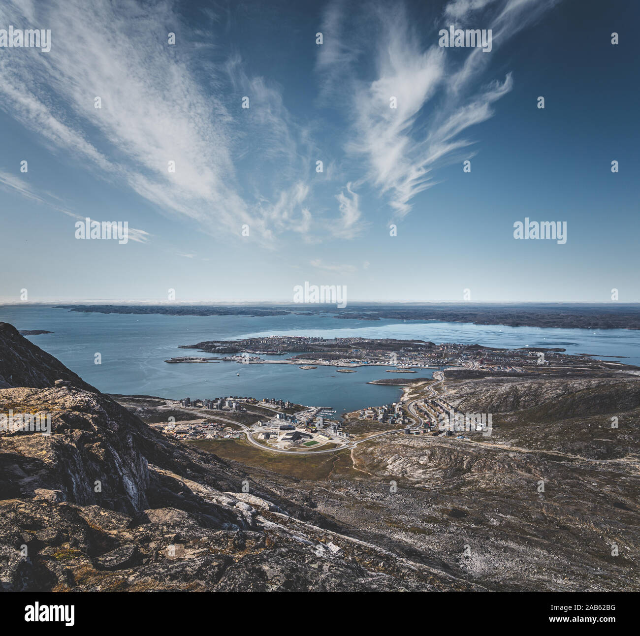 Grönland natur berge Landschaft Luftbild Drohne Foto zeigt erstaunliche Landschaft in der Nähe von Grönland Nuuk von Nuup Ukkusissat Kangerlua Fjord aus gesehen Stockfoto