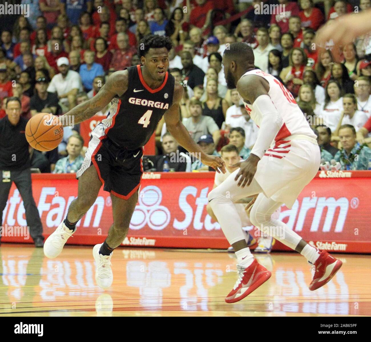 Lahaina, Maui, Hawaii. 25. Nov 2019. 2019 - Georgia Bulldogs guard Tyree Crump #4 sieht für eine Lücke während eines Spiels zwischen den Georgia Bulldogs und das Friedensabkommen von Dayton Flyer an der Lahaina Civic Center auf der Insel Maui in Lahaina, HI Michael Sullivan/CSM. Credit: Cal Sport Media/Alamy Live News Credit: Cal Sport Media/Alamy leben Nachrichten Stockfoto