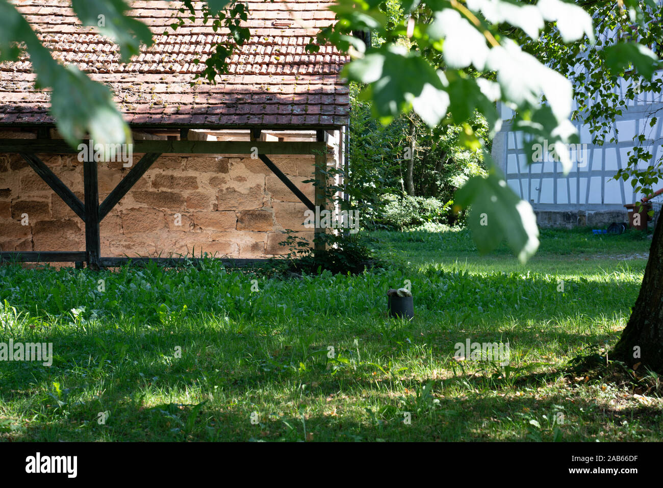 Garten Carport Stockfotos Und Bilder Kaufen Alamy