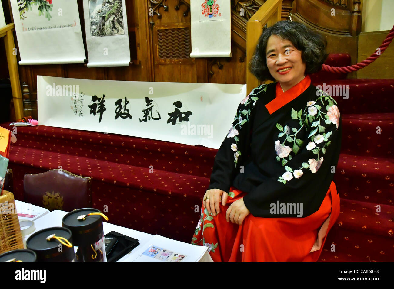 London, Großbritannien. 25. Nov 2019. Verehrte Prinzessin Alexandra Öffnen der Guildhall Weihnachtsmarkt. Und der Vorsitzende des IoD Stadt Alastair King den Vorsitz in diesem Jahr Guildhall Weihnachtsmarkt am 25. November 2019, Guildhall, London, UK. Bild Capital/Alamy Leben Nachrichten Bild Capital/Alamy leben Nachrichten Stockfoto