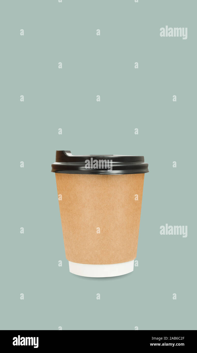 Ecoffee Becher aus Pappe, Papier, das wiederverwendbar ist und biologisch abbaubar, aber das Papier Komponente von kaffeetassen ist nicht ohne seine Umwelt har Stockfoto