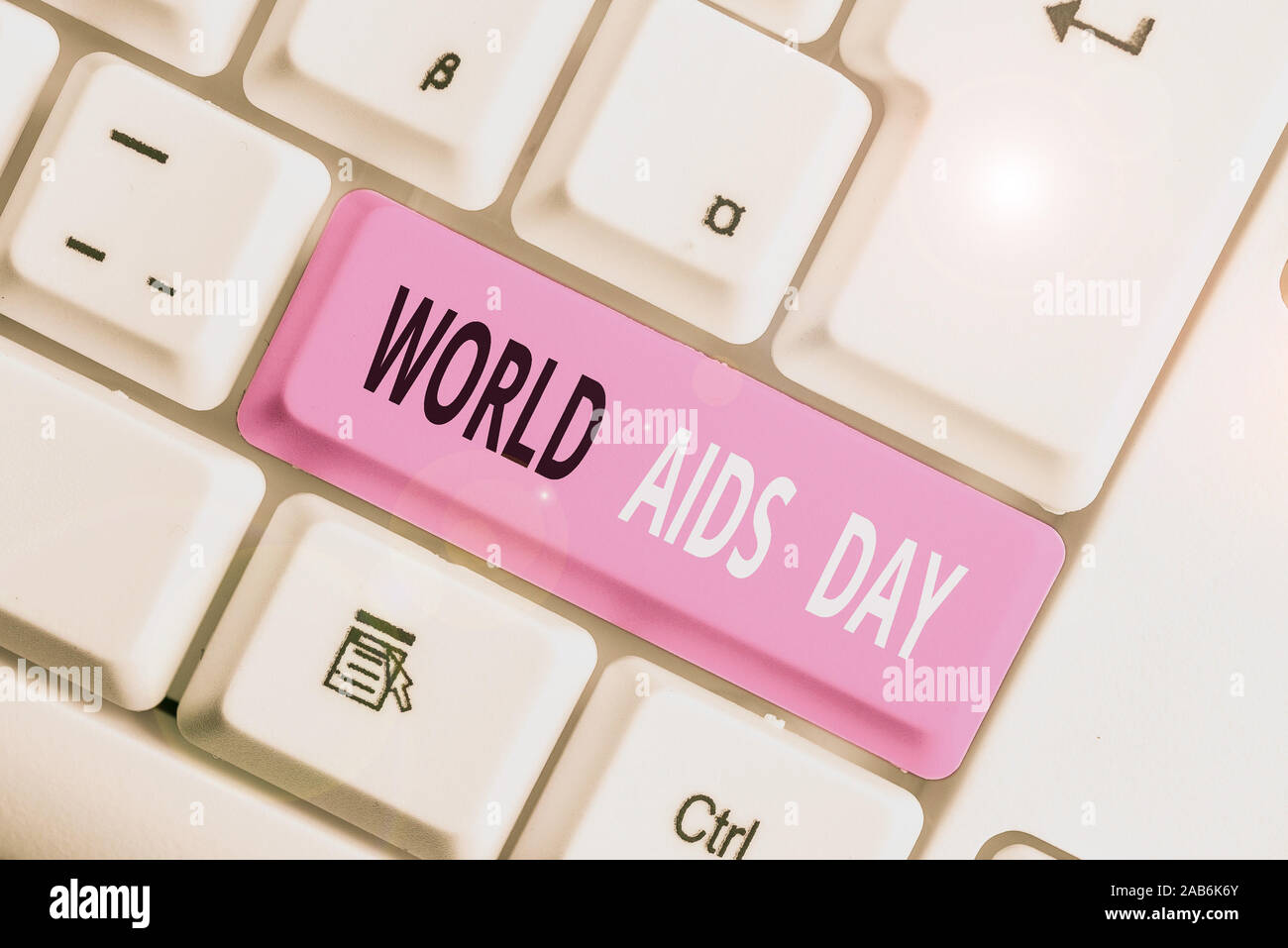 Schreiben Hinweis angezeigt. Welt-AIDS-Tag. Business Konzept für den 1. Dezember, um das Bewusstsein für die AIDS eingeweiht Stockfoto