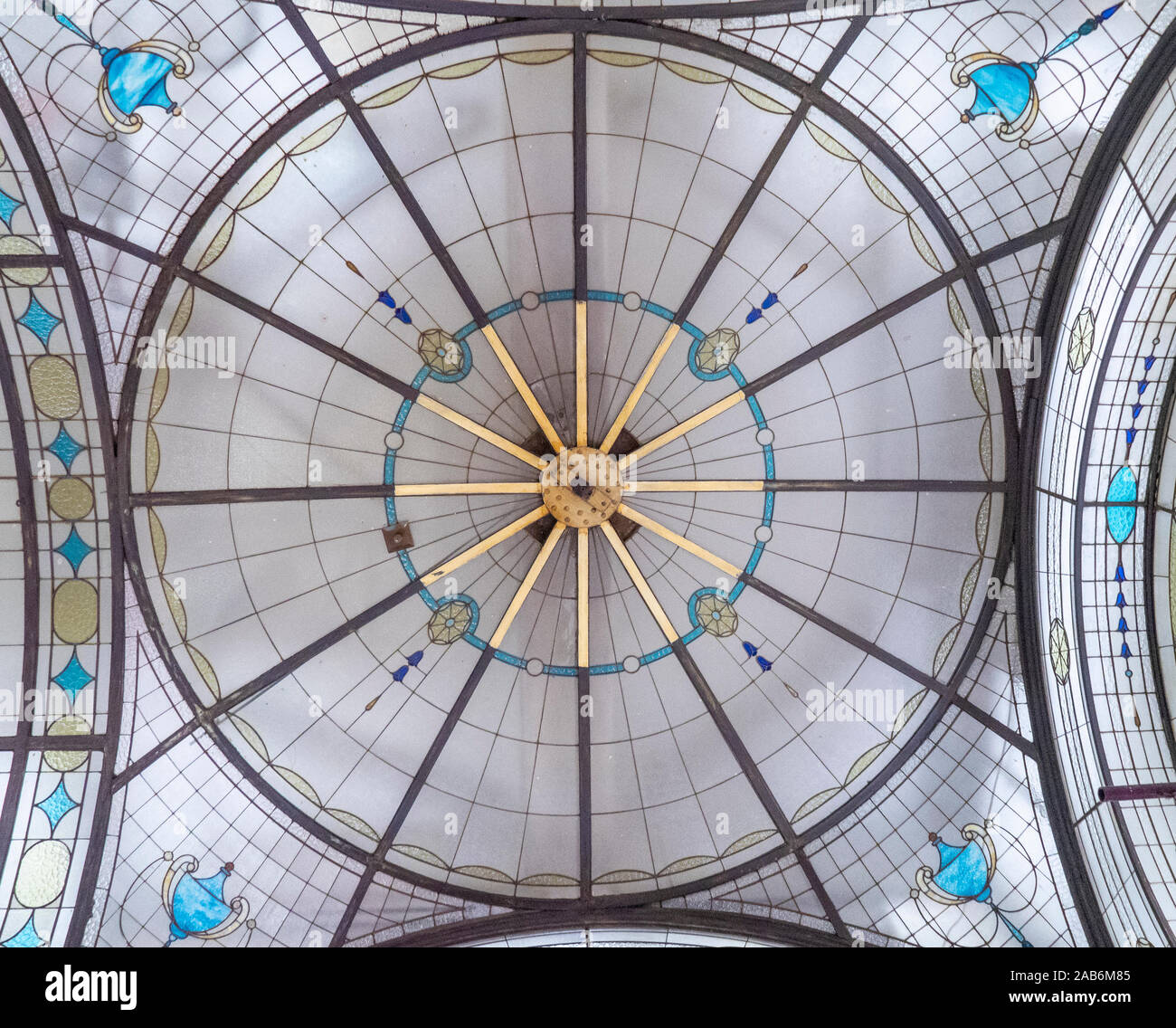 Kuppel Glasfenster führen leichte Decke im Einzelhandel Kathedrale Arcade in Nicholas Gebäude, Melbourne, Victoria, Australien. Stockfoto