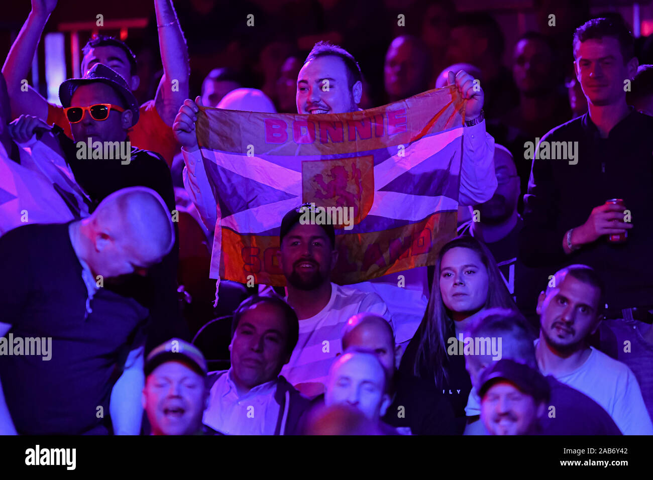 LAS VEGAS, USA. 25 Nov, 2019. Jayson ShowÕs Fans bei Tag 1 Sitzung der MOSCONI CUP XXVI im Mandalay Bay am Montag, 25. November 2019 in LAS VEGAS, USA. Credit: Taka G Wu/Alamy leben Nachrichten Stockfoto