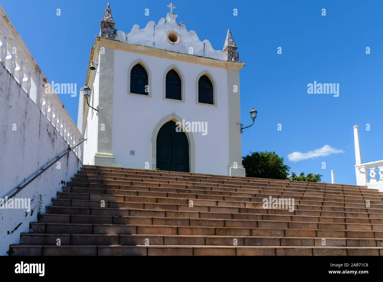 Eine Kirche in der kleinen Stadt Lencois, Bahia, Brasilien. Stockfoto