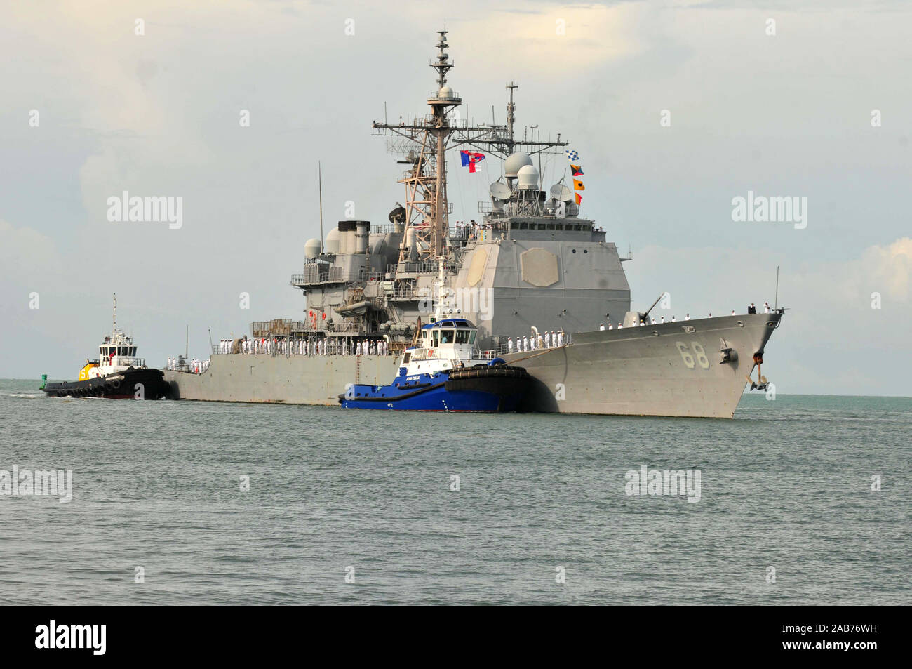 KEY WEST, Florida (Sept. 15, 2012) Die Ticonderoga-Klasse geführte-missile Cruiser USS Anzio (CG68) kommt in Key West, Fla. für UNITAS Atlantic 2012. UNITAS Atlantic ist eine Kombination aus Südamerika und US-Flotte - geförderte Übung, in der sich Teilnehmer aus Brasilien, Kanada, Kolumbien, Dominikanische Republik, Frankreich, Jamaika, Mexiko, Panama, Peru, dem Vereinigten Königreich und der Gastgeber, die Vereinigten Staaten. Stockfoto