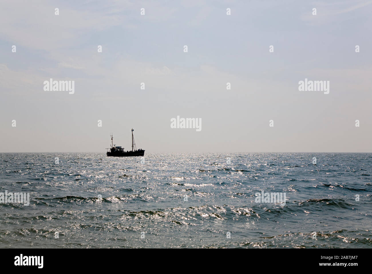 Kutter im Wattenmeer vor dem Koenigshafen am Lister Ellenbogen auf Sylt Stockfoto