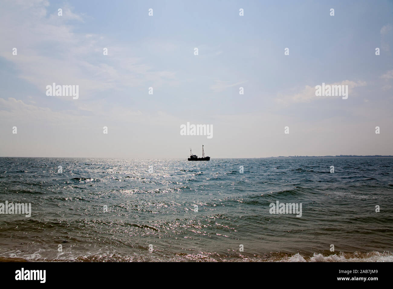 Kutter im Wattenmeer vor dem Koenigshafen am Lister Ellenbogen auf Sylt Stockfoto