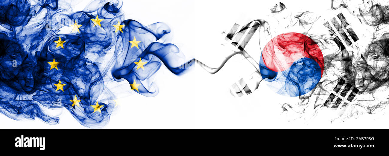 Eu, Europäische Union vs South Korea, Koreanisch smoky mystic Flaggen nebeneinander. Dicke farbige seidig abstrakt Rauch flags Kombination Stockfoto