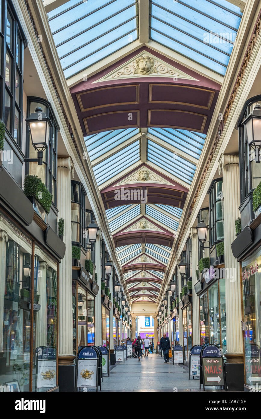 Die Arcade zwischen Broadmead und die Horsefair, eine herrliche 18. Jahrhundert Einkaufspassage, Bristol, Avon, England, Vereinigtes Königreich, Europa Stockfoto