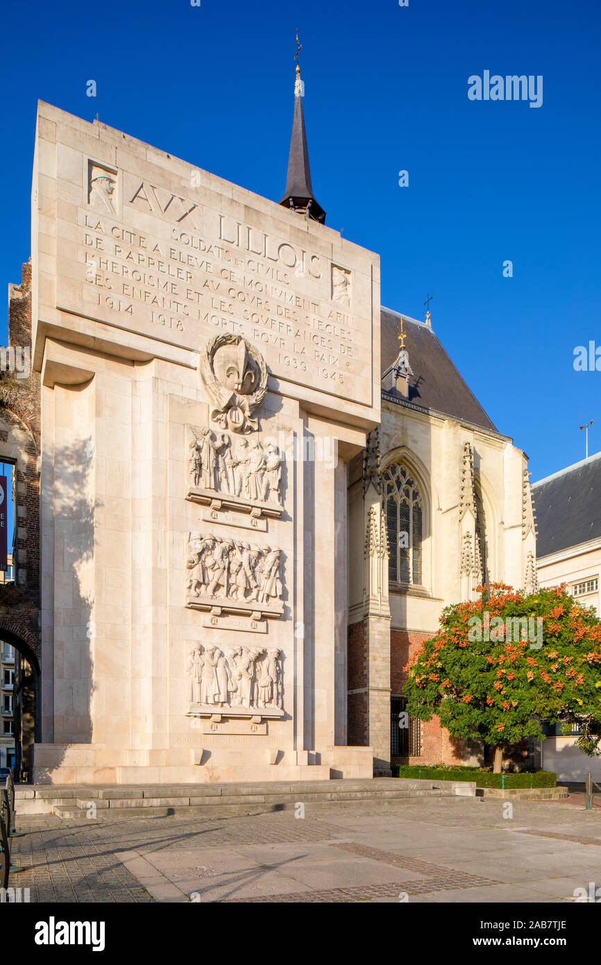 Rihour Palace und die Aux-Lillois zu den Opfern der Kriege, Denkmal, Place Rihour, Lille, Nord, Frankreich, Europa Stockfoto