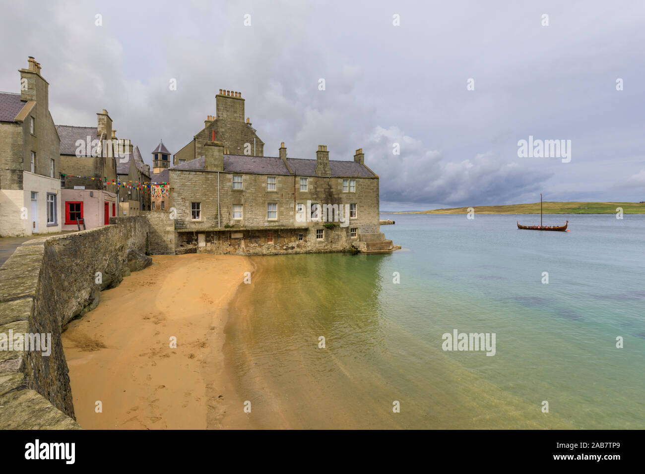 Wetter vorne über Bain's Beach, Smugglers Cove, historischen Gebäuden, zentrale Lerwick, Shetlandinseln, Schottland, Großbritannien, Europa Stockfoto