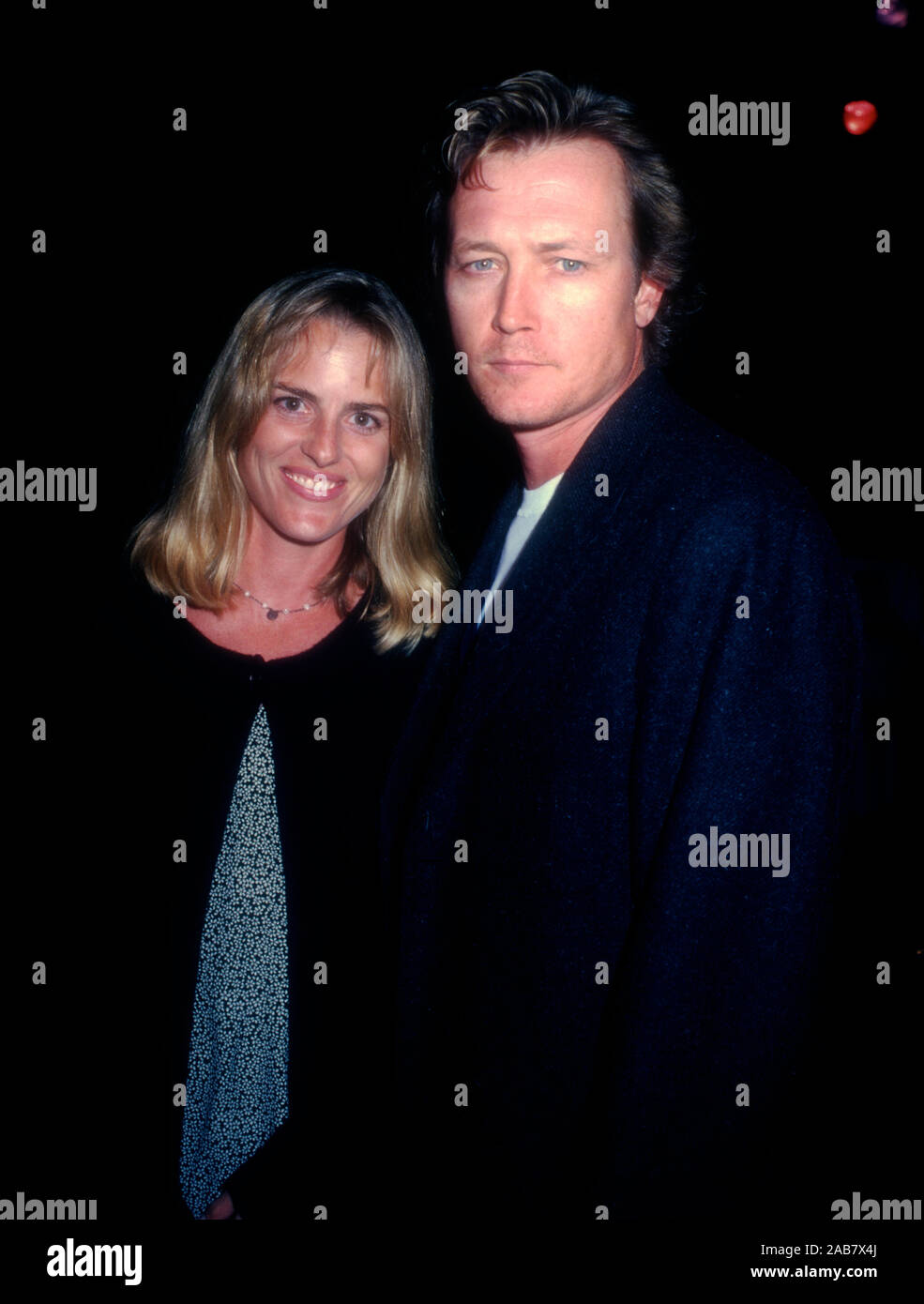 Los Angeles, Kalifornien, USA, 15. März 1995 Schauspieler Robert Patrick und Frau Barbara Patrick an Paramount Pictures' verlieren Jesaja" Premiere am 15. März 1995, bei Paramount Studios in Los Angeles, Kalifornien, USA. Foto von Barry King/Alamy Stock Foto Stockfoto