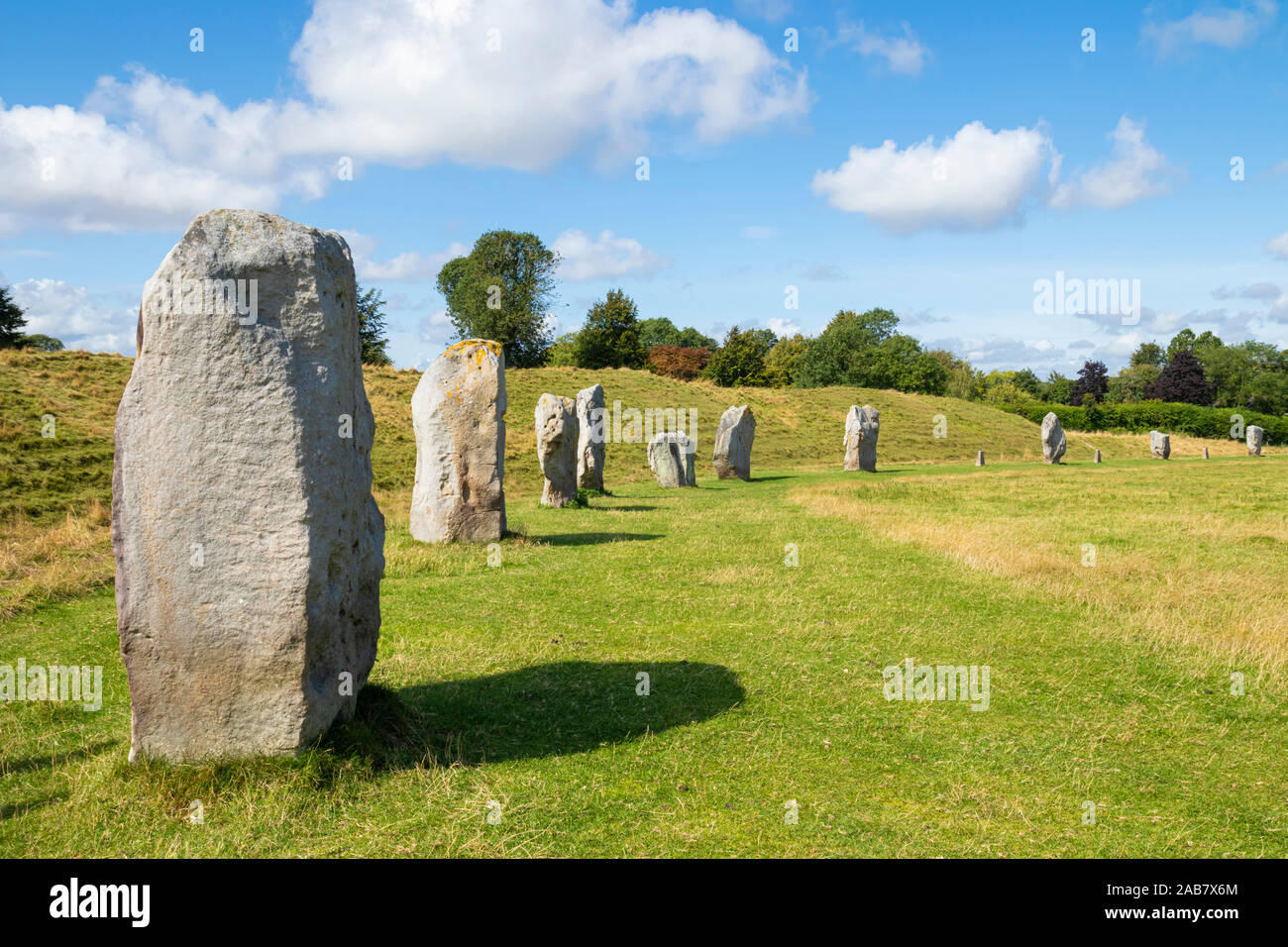 Standing Stones bei Avebury Stone Circle, Neolithische Steinkreis, UNESCO-Weltkulturerbe, Avebury, Wiltshire, England, Vereinigtes Königreich, Europa Stockfoto