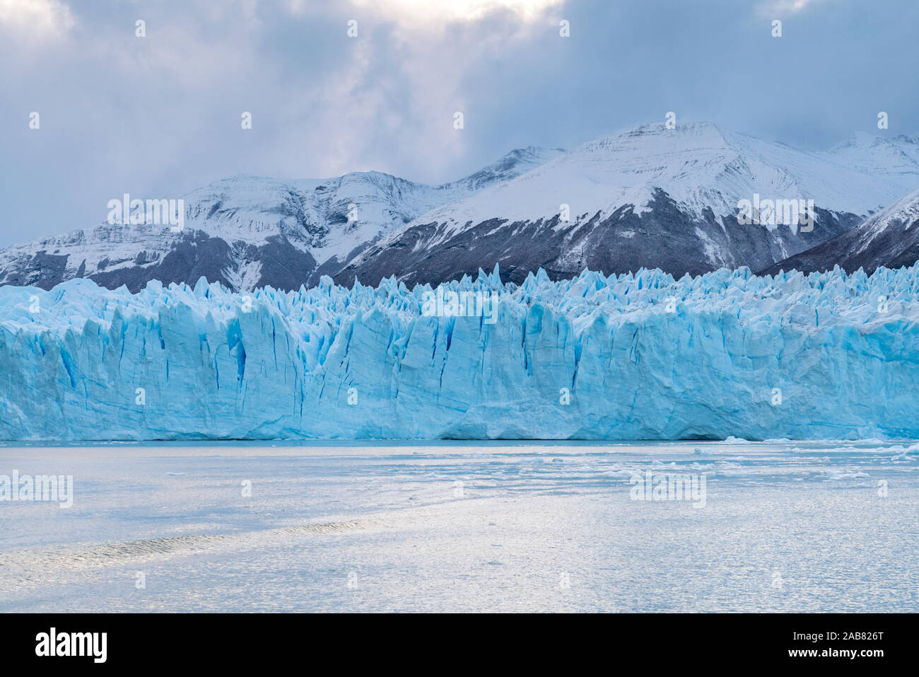 Südliche Terminus des Gletschers Perito Moreno unter einem Moody Himmel, Los Glaciares Nationalpark, UNESCO, Santa Cruz, Argentinien, Südamerika Stockfoto