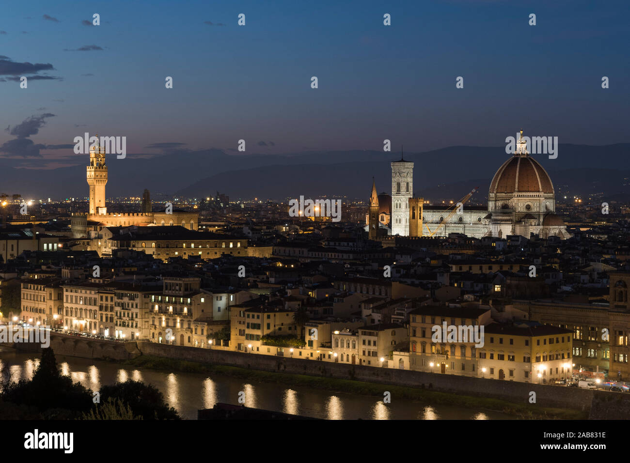 Ein Blick auf Florenz bei Dämmerung, Florenz, Toskana, Italien, Europa Stockfoto