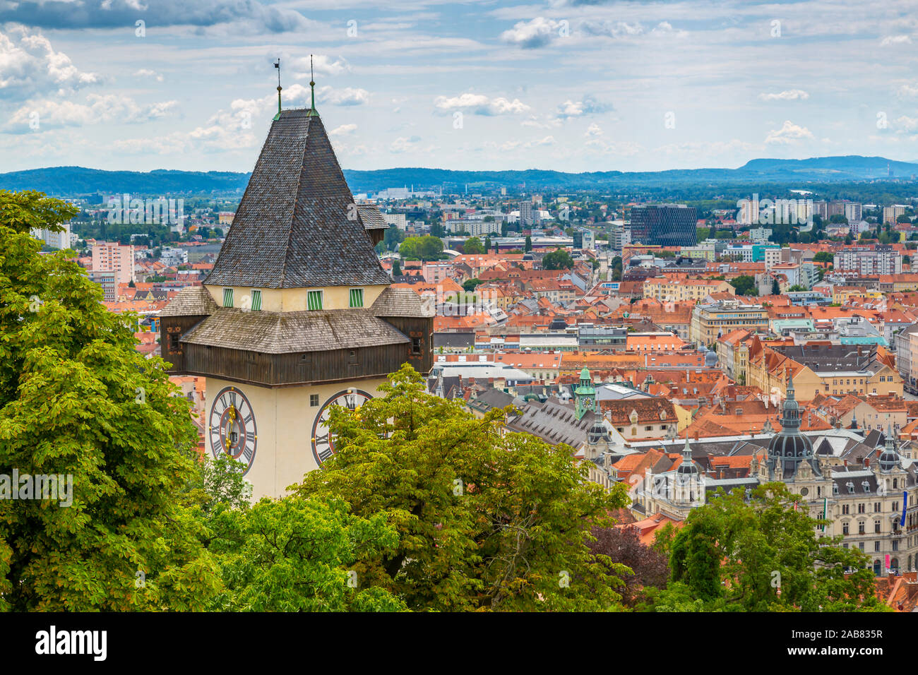 Blick auf den Uhrturm und Stadtbild, Graz, Steiermark, Österreich, Europa Stockfoto