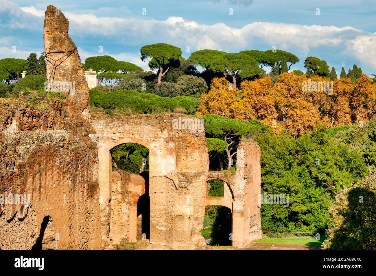 Blick auf die Bäder von Caracalla, Rom Italien Stockfoto