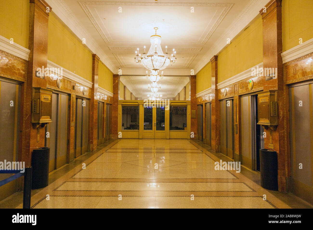 Aufzug Lobby im Hotel Pennsylvania, 7th Avenue, New York City, Vereinigte Staaten von Amerika. Stockfoto