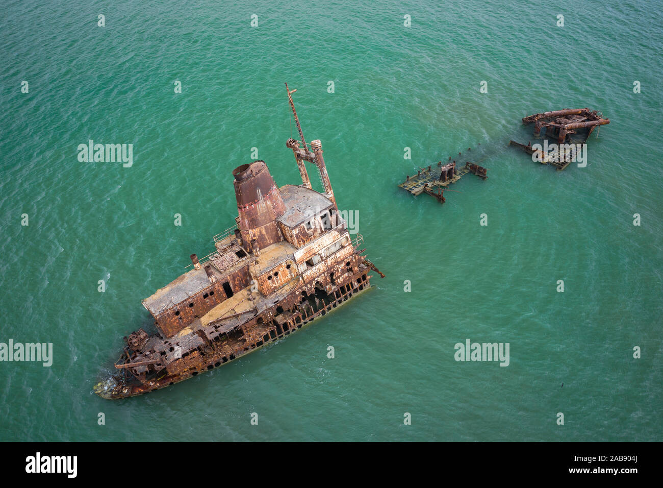 Luftaufnahme von Schiffswrack in der Nähe von palmarin, Senegal. Stockfoto