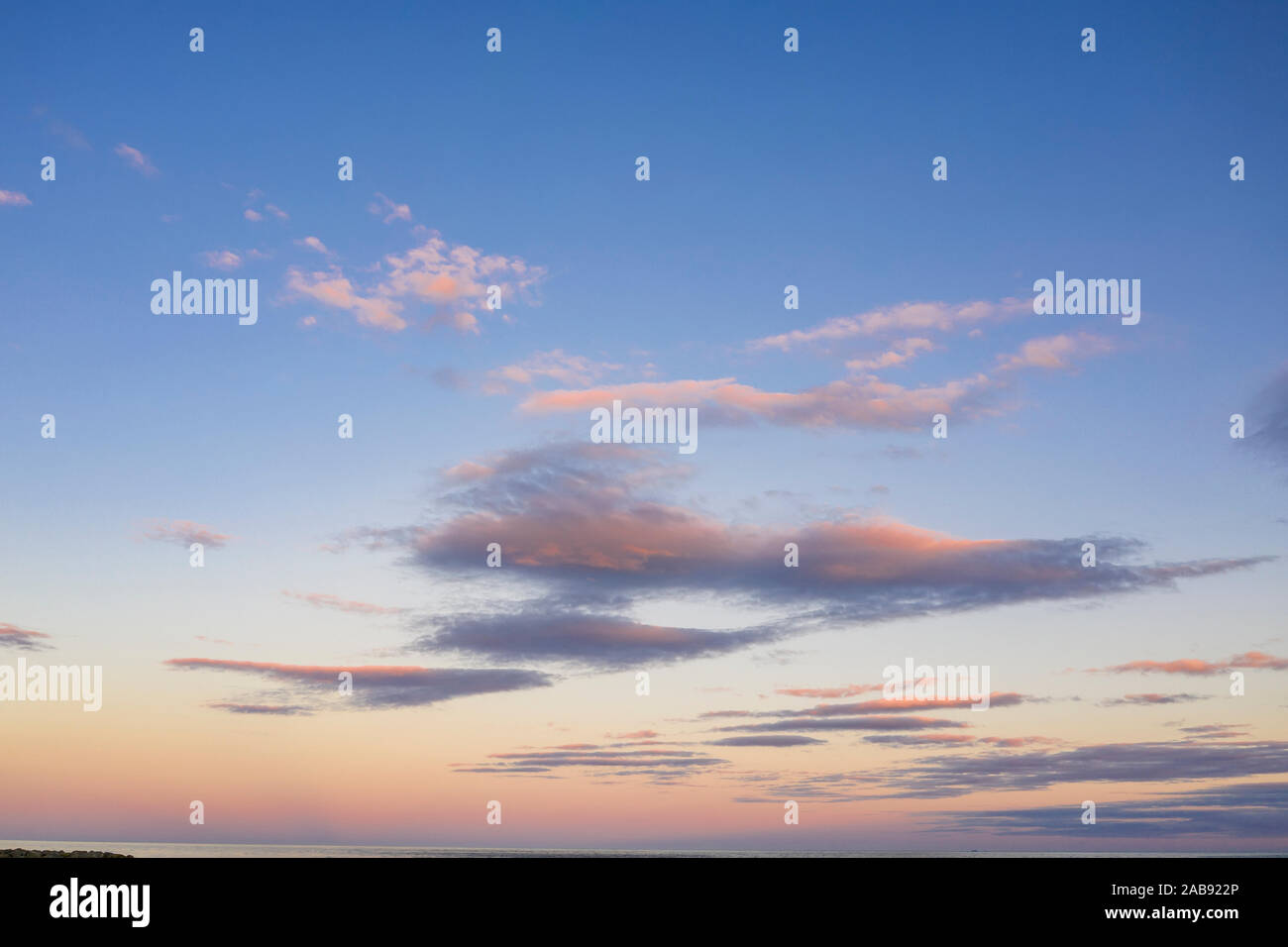 Wolken und Sonnenuntergang, Island Stockfoto