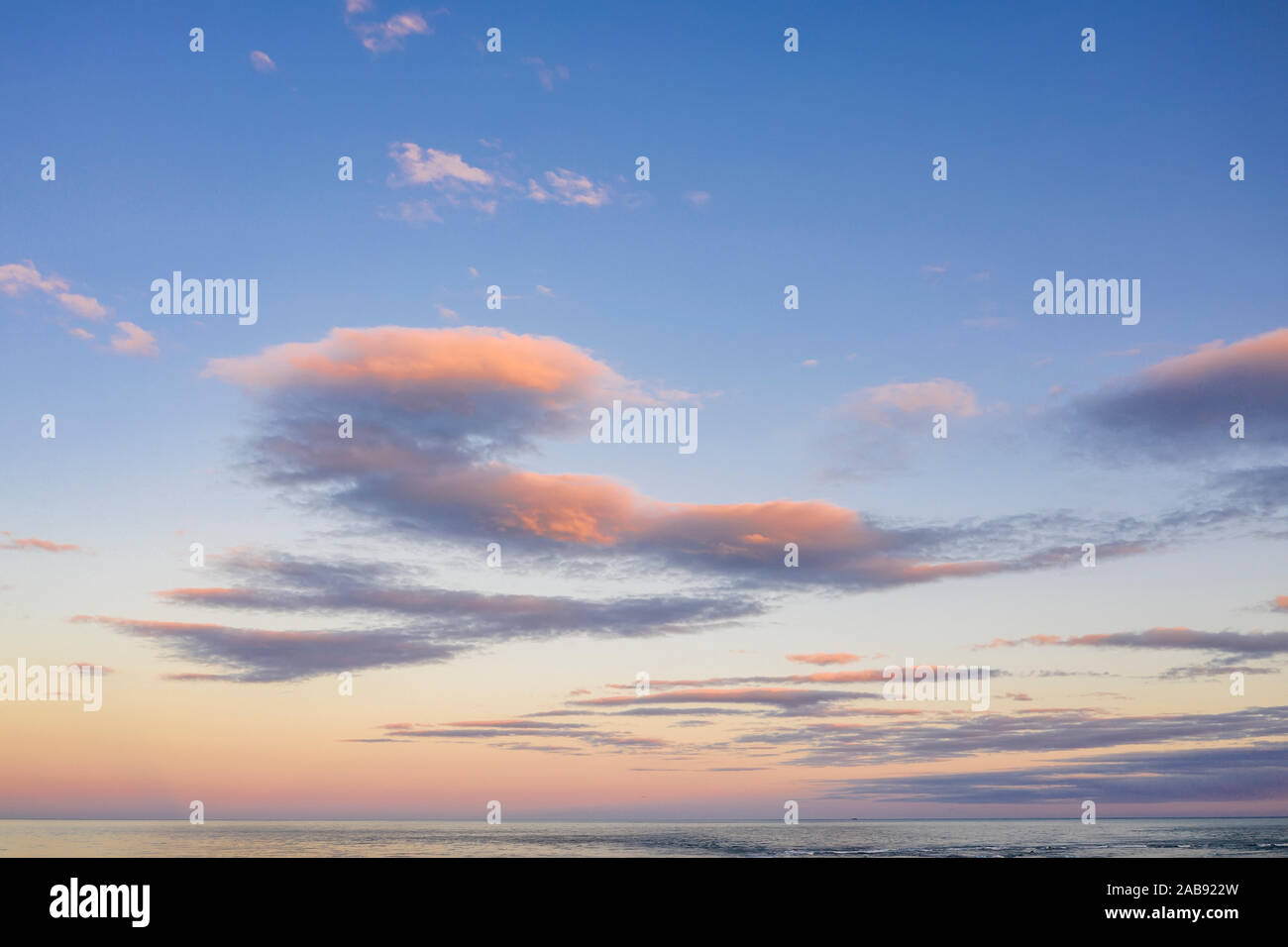 Wolken und Sonnenuntergang, Island Stockfoto