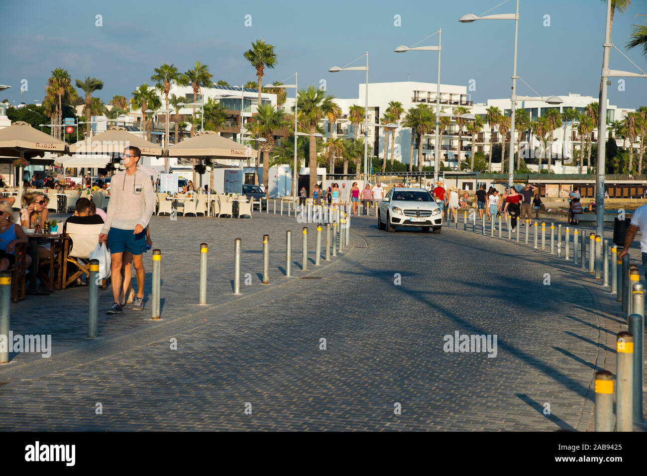 Poseidonos Avenue, entlang der Strandpromenade in Paphos, Zypern Stockfoto