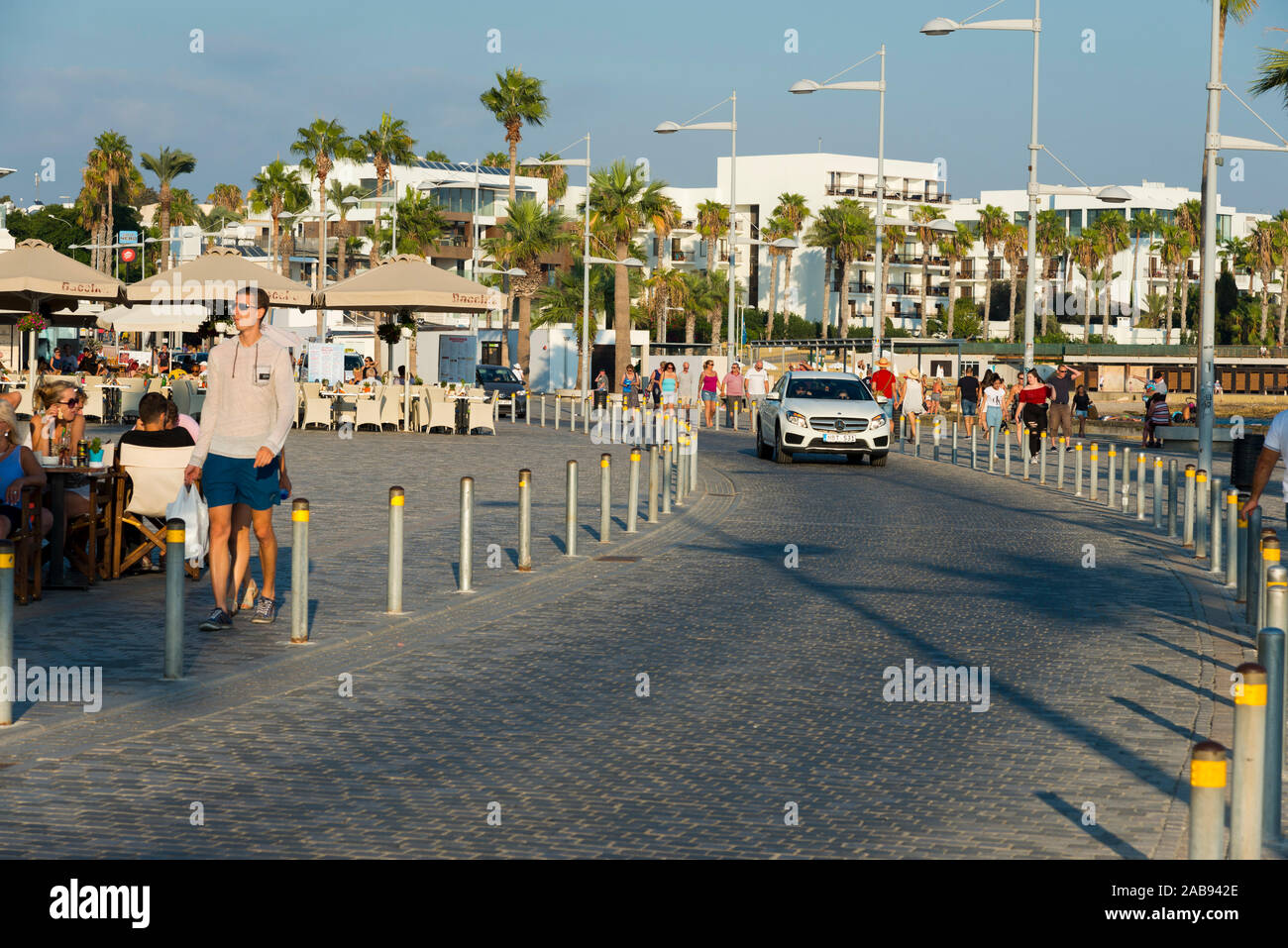 Poseidonos Avenue, entlang der Strandpromenade in Paphos, Zypern Stockfoto