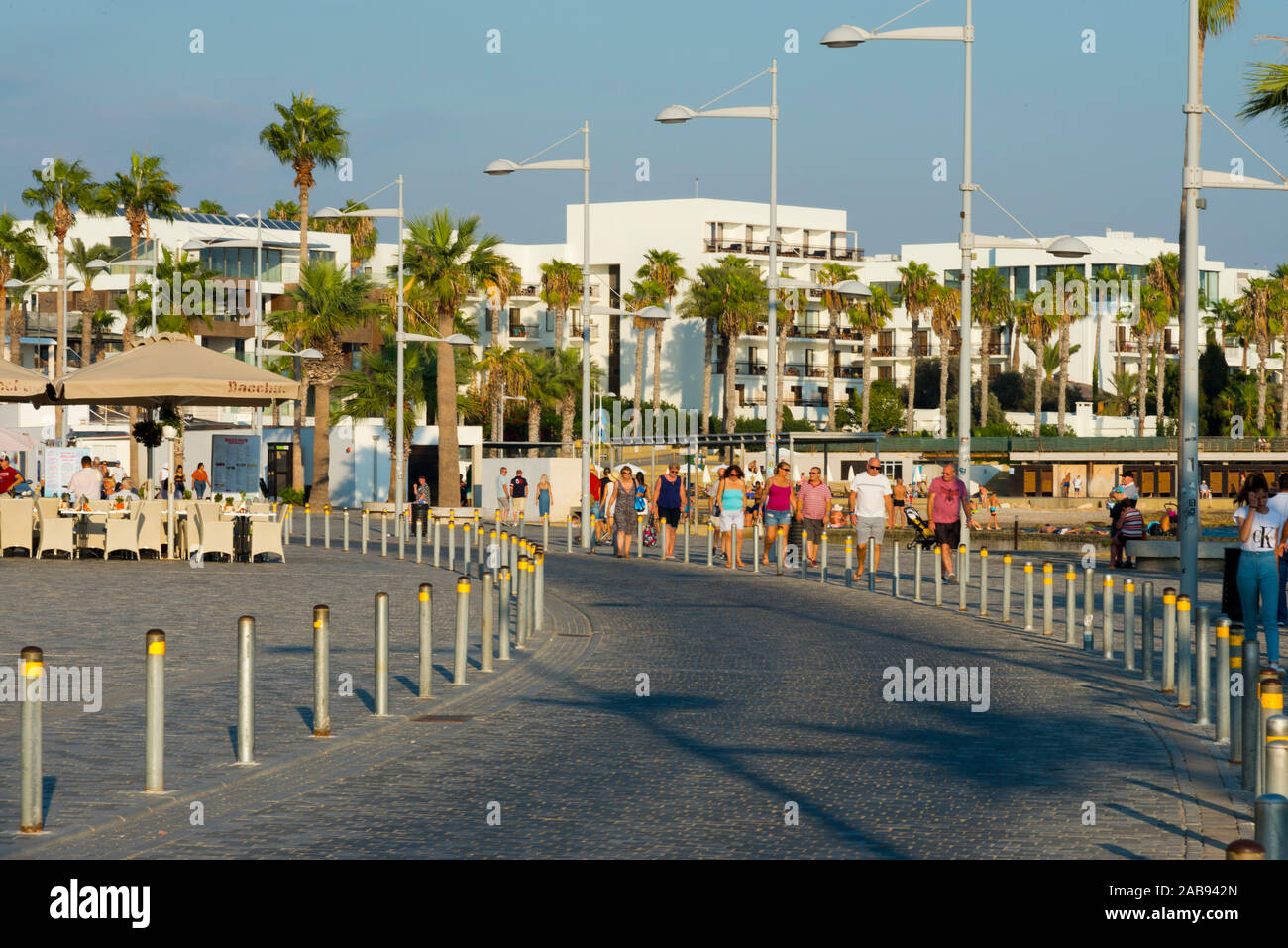 Poseidonos Avenue, entlang der Strandpromenade in Paphos, Zypern Stockfoto