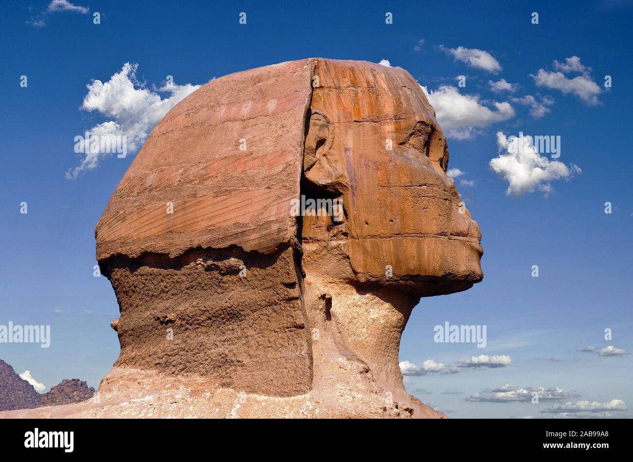 Die Große Sphinx von Gizeh, ein Kalkstein Statue steht auf die Giza Plateau am Westufer des Nils in Gizeh, Ägypten Stockfoto