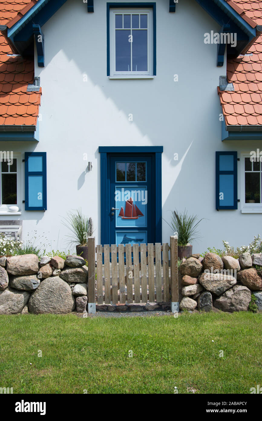 Typische Haus in Wustrow auf dem Darß, Deutschland. Stockfoto