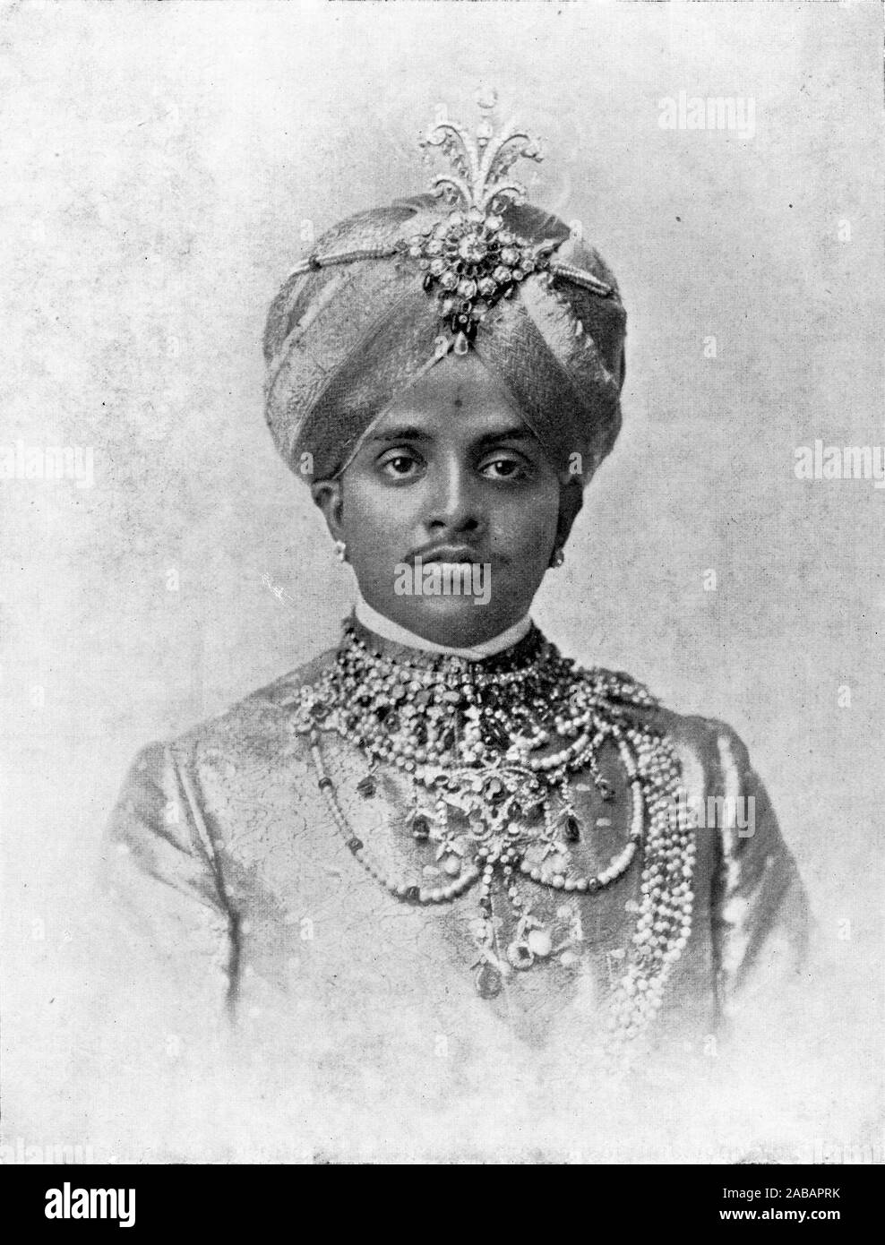 Halbton Porträt Seiner Hoheit, Maharaja Krishnaraja Wadiyar IV (Nalwadi Krishnaraja Wadiyar; 1884-1940) 24 Maharaja von Mysore, von 1894 bis 1940. Zum Zeitpunkt seines Todes, war er einer der reichsten Männer der Welt. Stockfoto