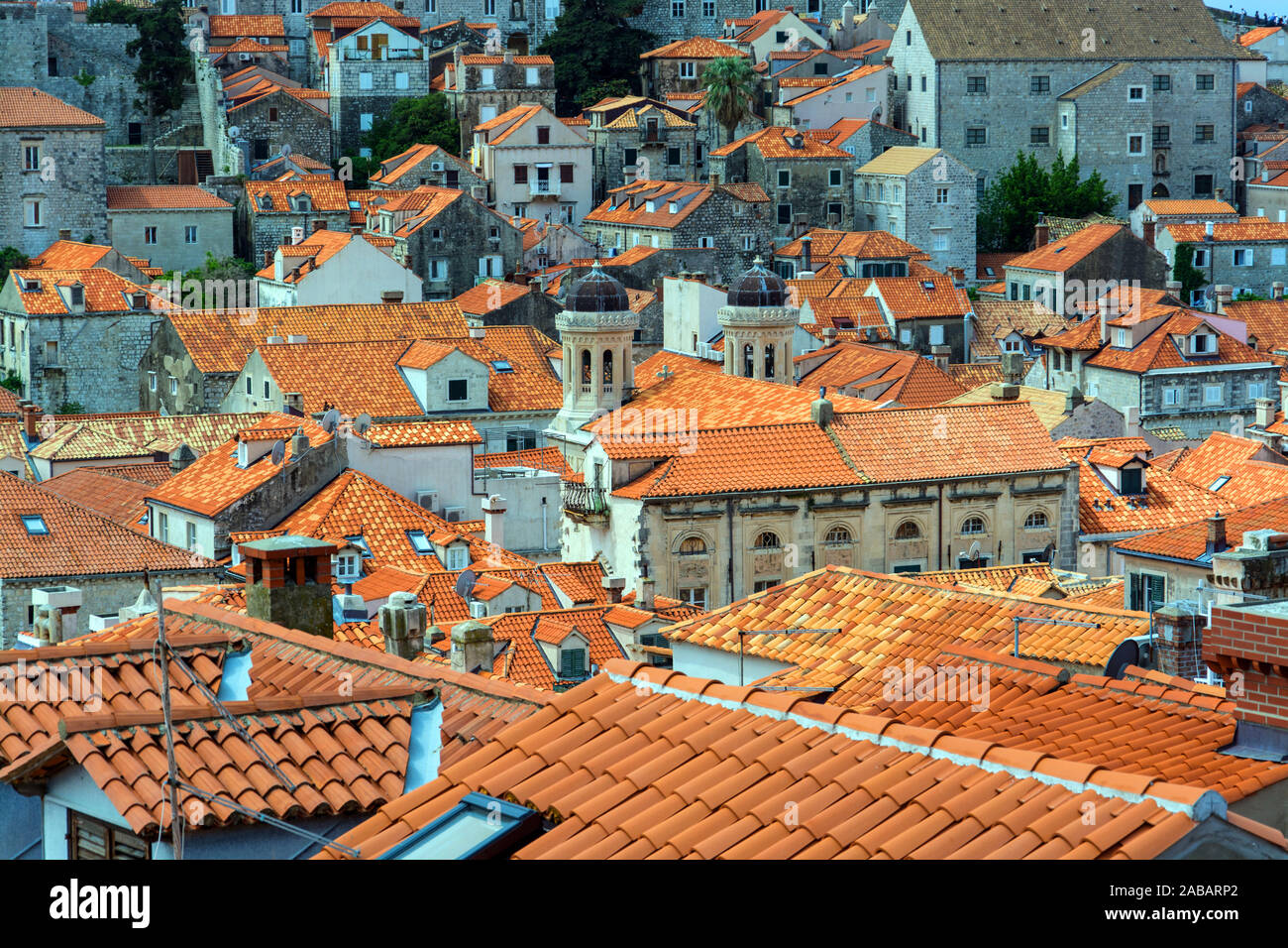 Dubrovnik ist eine Stadt im südlichen Kroatien an der Adria. Die Stadt wird aufgrund ihrer kulturellen Bedeutung und der jahrhundertelangen politischen Stockfoto
