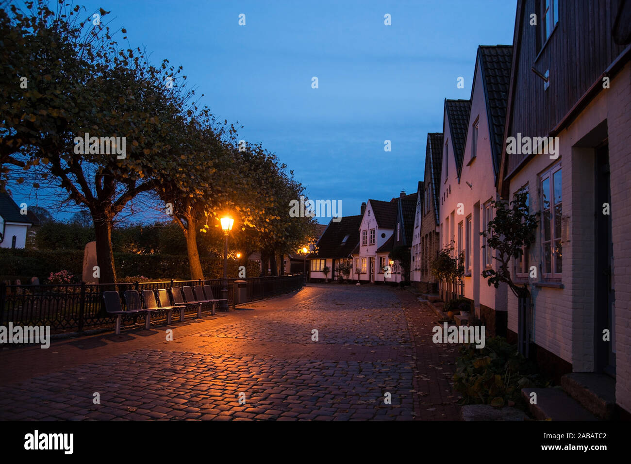 Der Holm ist ein Fischerviertel in Schleswig, ruhiger Lage an der Schlei Stockfoto