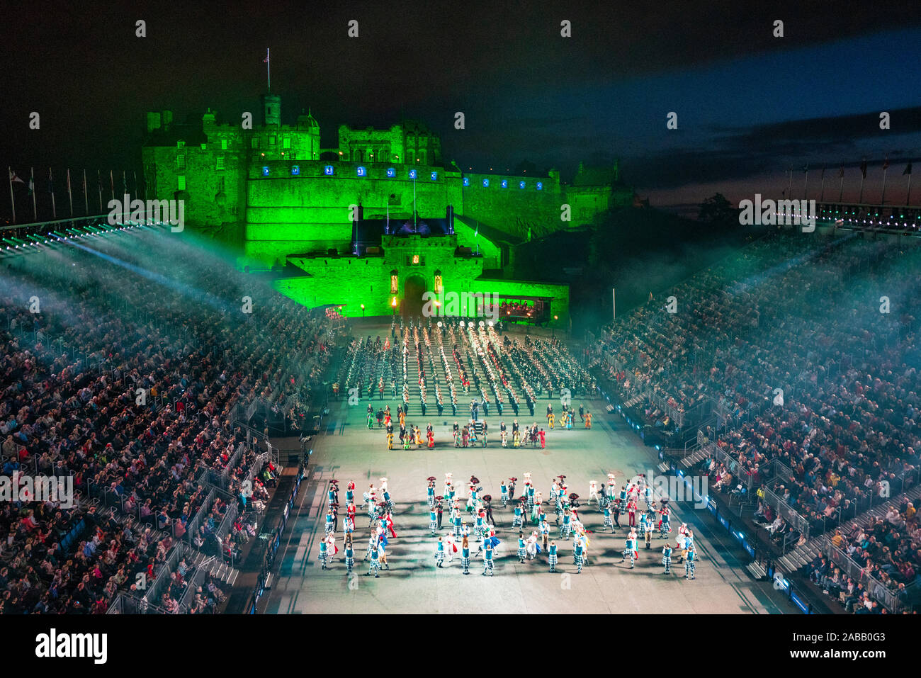 Die 2018 Royal Edinburgh International Military Tattoo auf der Esplanade des Edinburgh Castle, Schottland, Großbritannien Stockfoto