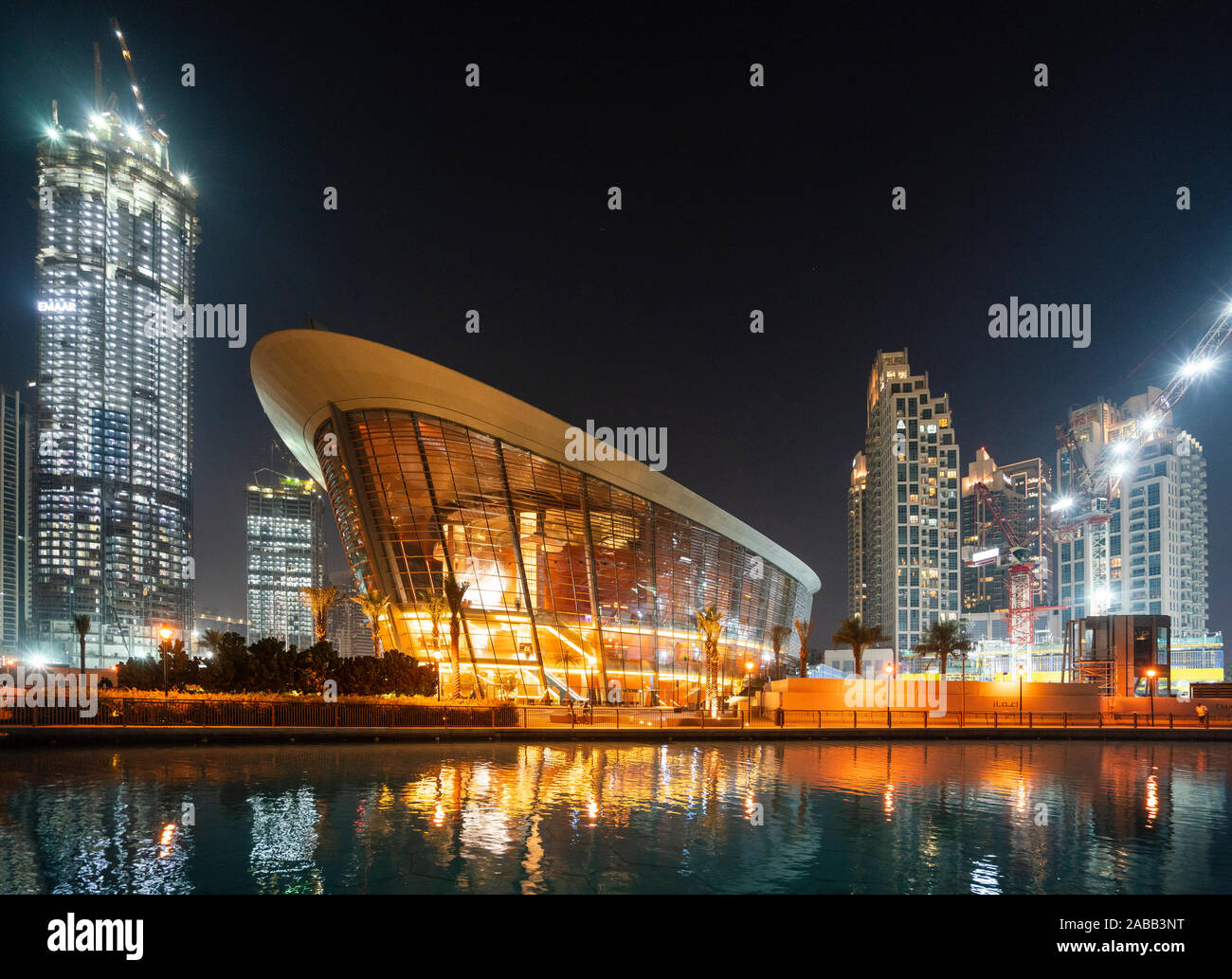 Außenansicht des neuen Dubai Oper in der Innenstadt von Dubai, VAE, Vereinigte Arabische Emirate. Stockfoto