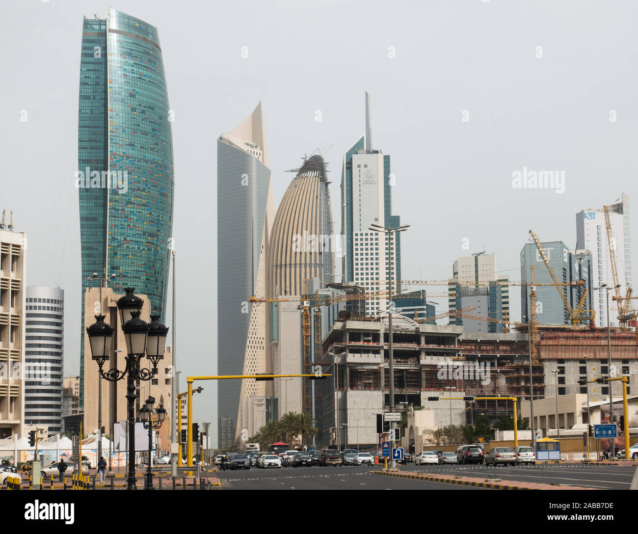 Blick auf die Skyline von Downtown Kuwait City, Kuwait. Stockfoto