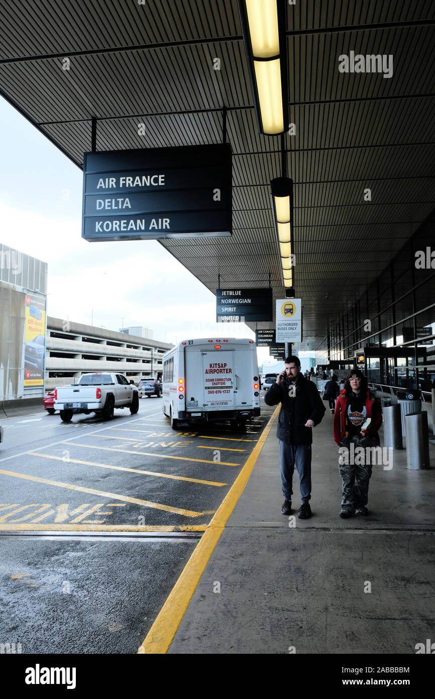 Passagier drop-off-Bereich am Seattle-Tacoma International Airport (Sea-TAC); Seattle, Washington, USA. Stockfoto