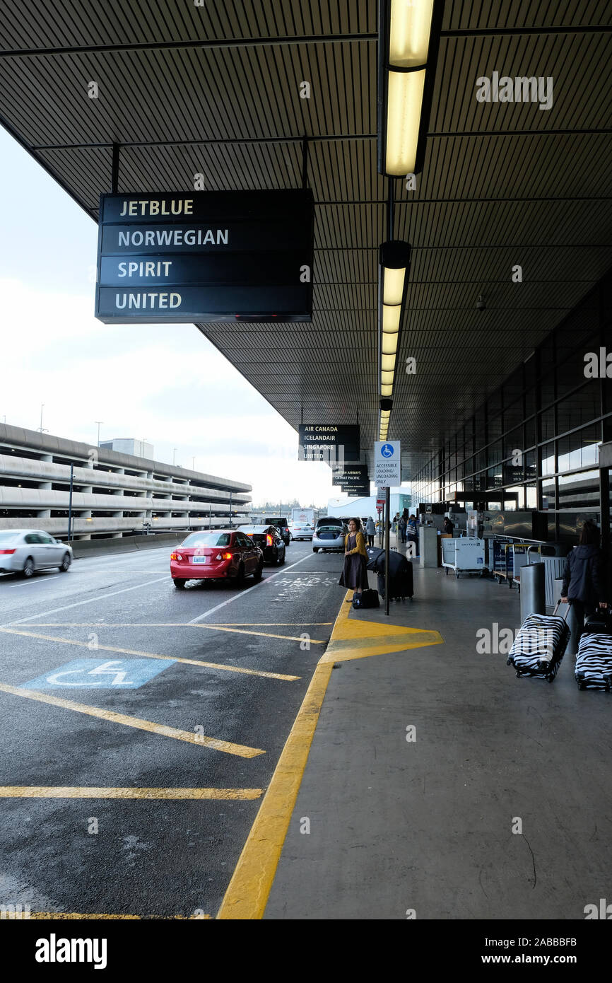 Passagier drop-off-Bereich am Seattle-Tacoma International Airport (Sea-TAC); Seattle, Washington, USA. Stockfoto