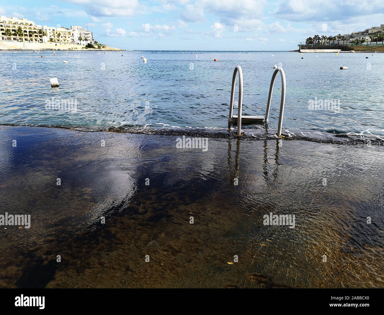 Leiter ins Meer, Marsaskala, Malta Stockfoto