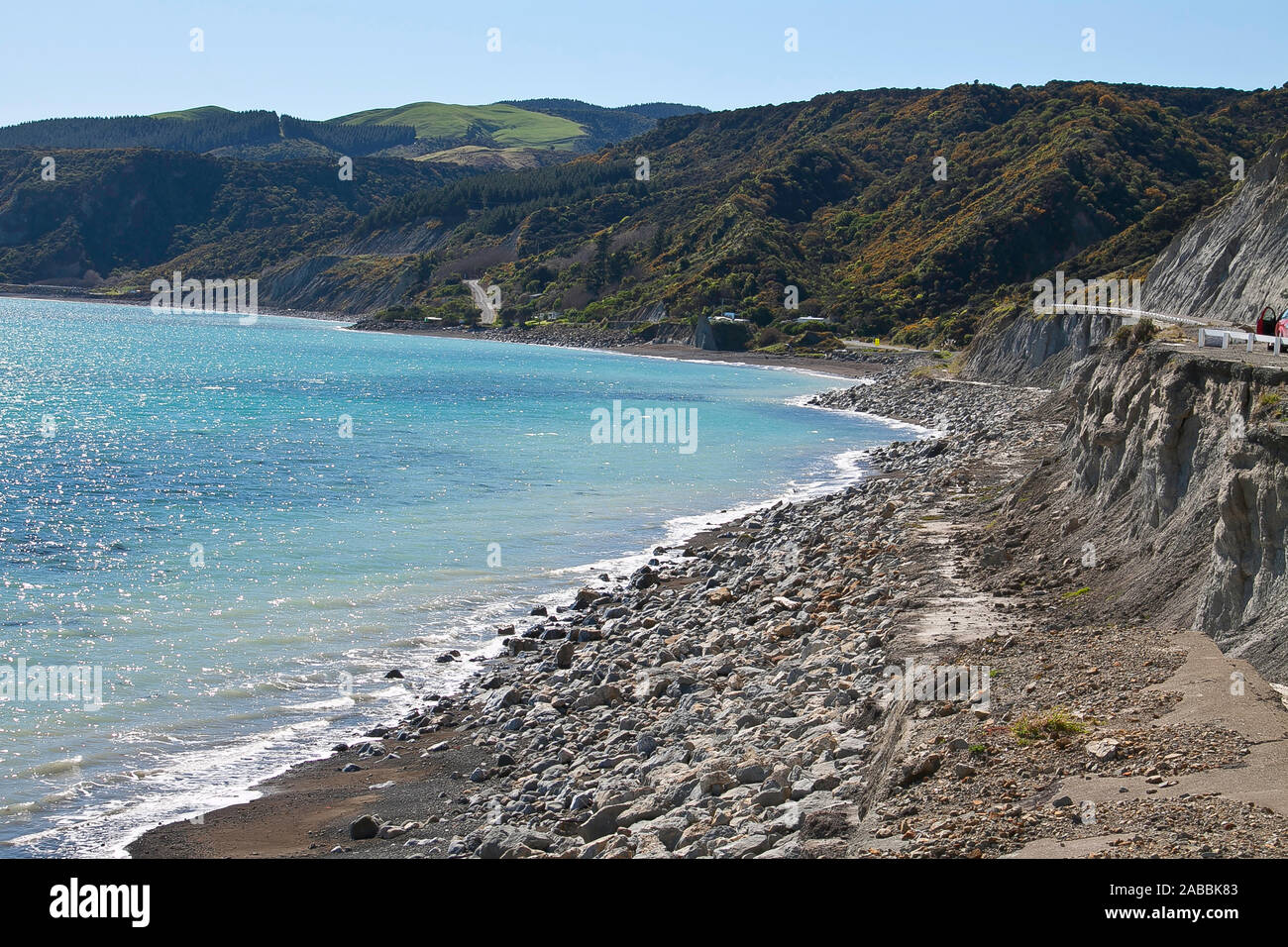 Dramatische robuste bröckelnden Klippen an der Küste von Cape Palliser Stockfoto