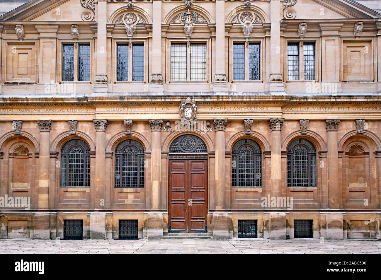 OXFORD, England - Juli 2013: Die PALLADIANISCHE Fassade der Universität Oxford Sheldonian Theatre, von Christoper Wren im 1600s Stockfoto