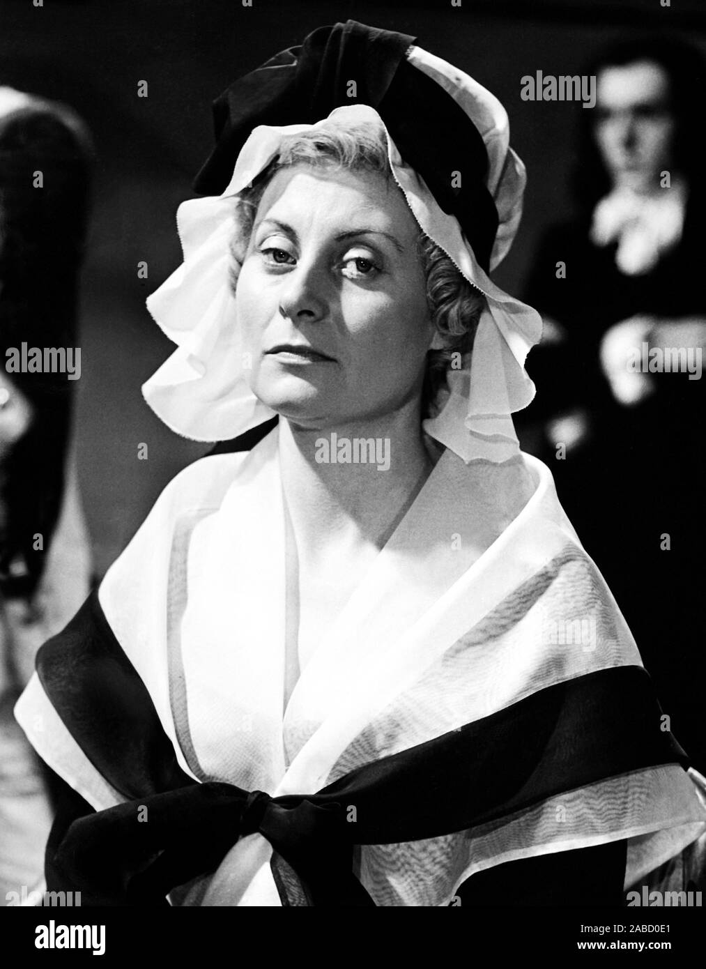 REINE DE FRANCE, (aka SHADOW OF THE GUILLOTINE