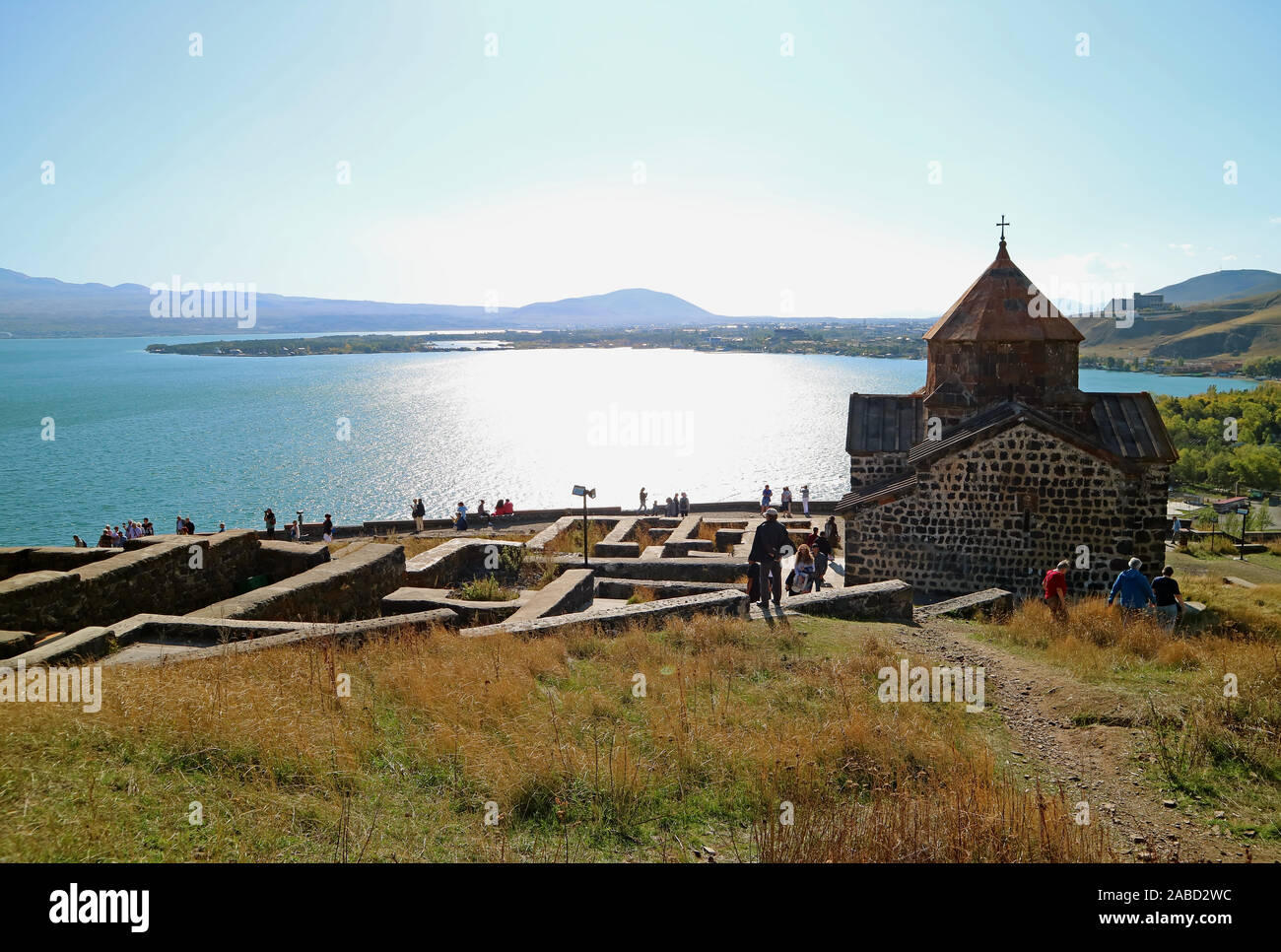 Surb Arakelots oder Kirche der Heiligen Apostel nach Sevan, Sevanavank Kloster in Armenien Stockfoto