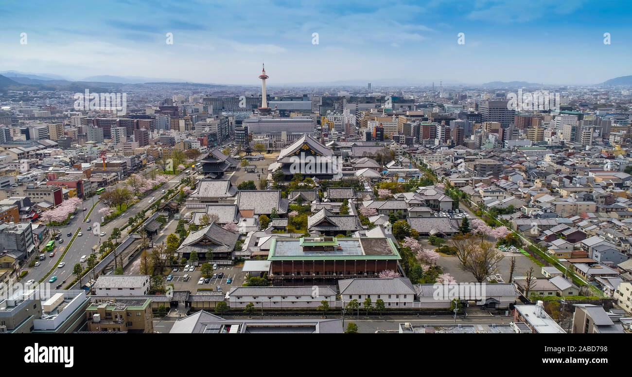 Skyline mit Kyoto Kyoto Tower und buddhistische Tempel, Japan Stockfoto