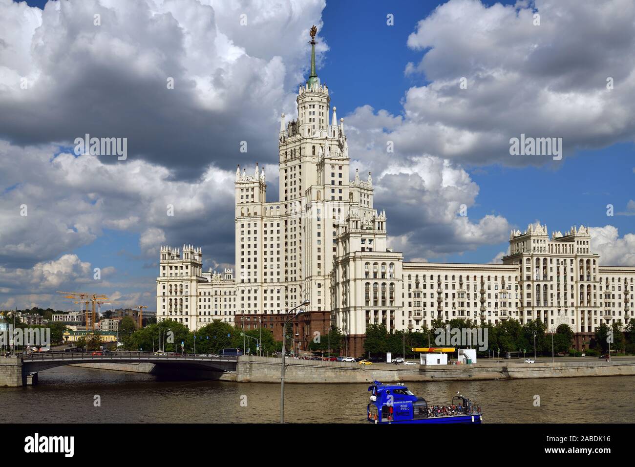 Moskau, Russland - 02. Juni. 2019. Berühmter Wolkenkratzer am Kotelnicheskaya Ufer Stockfoto