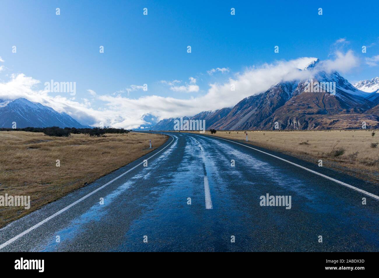 Straße im Tal. Mount Cook National Park. Neuseeland Stockfoto