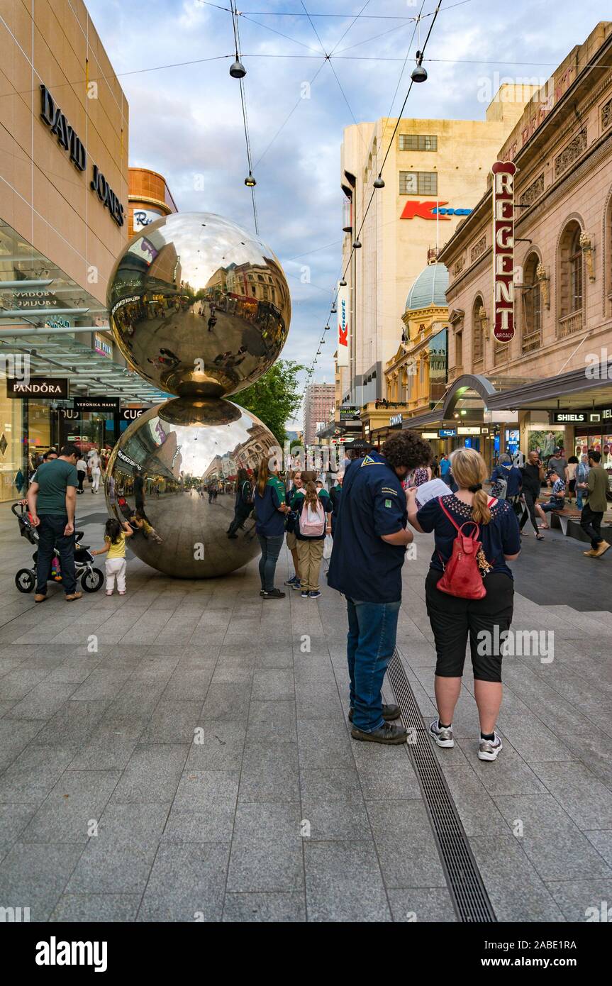 Adelaide, Australien - November 10, 2017: Malls Kugeln in der Rundle Mall Stockfoto